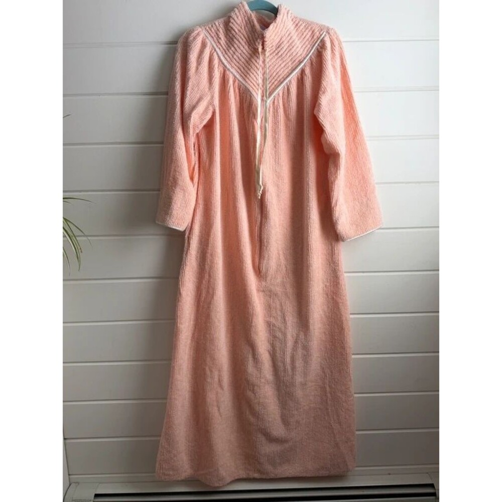 VTG 80s Beth Michaels Pink Terry Cloth Lounger Zip Up Maxi House Coat Small USA